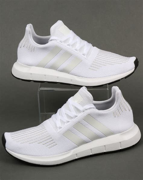 witte gymschoenen adidas